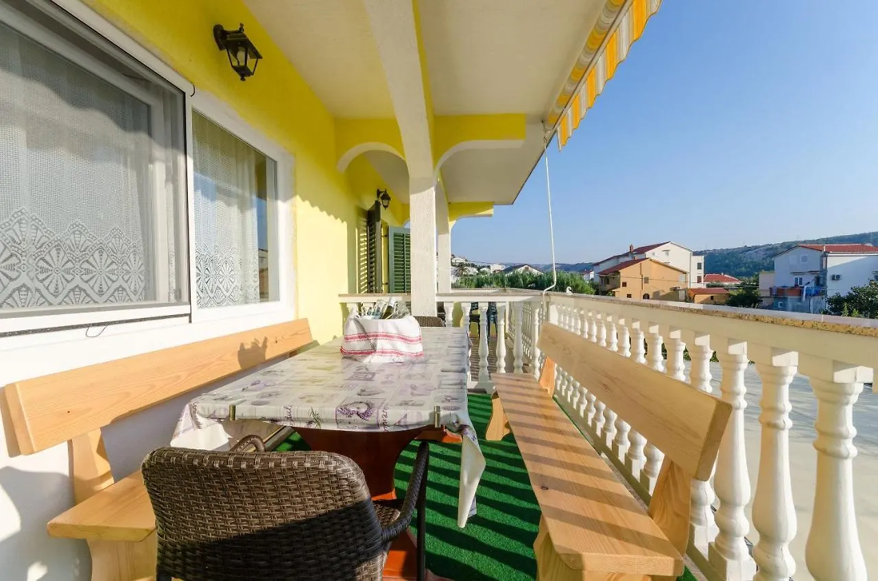 Apartments Boza Lopar